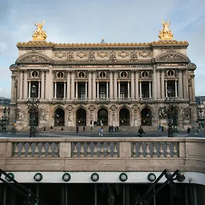 Lebron Paris