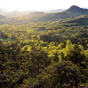 https://aux-pays-des-sucs.hotels-rhonealpes.com