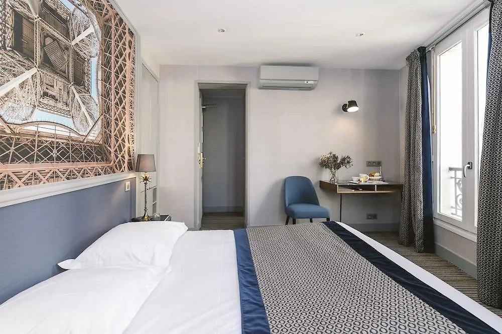 ***  Hotel Saint Christophe Paris France