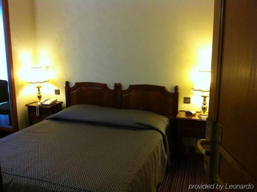 Hotel Saint Christophe Paris