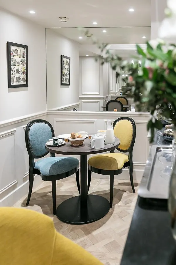 Hotel Saint Christophe Paris 3*,